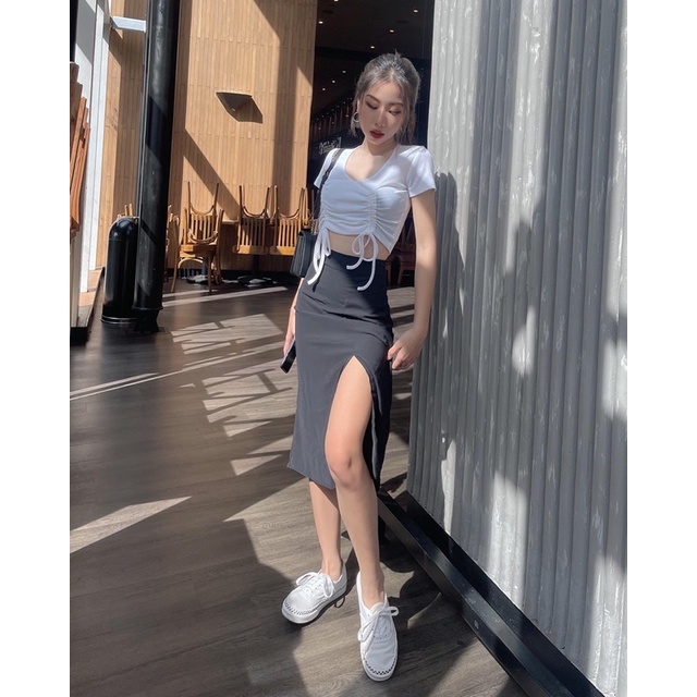 Chân váy dài xẻ tà chất lụa