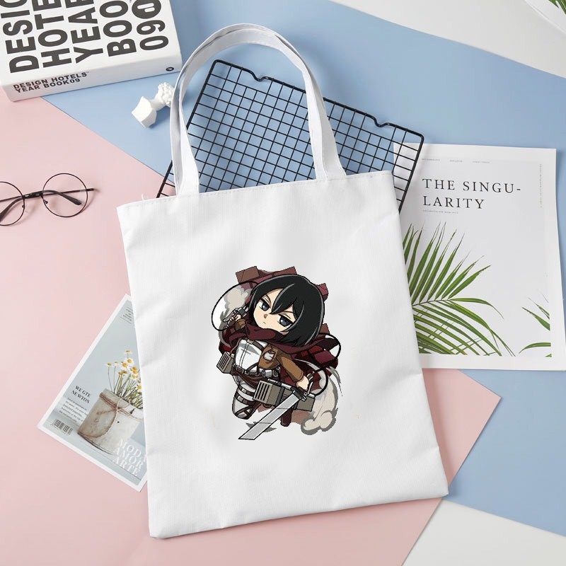 Túi tote vải trắng đeo vai in hình ATTACK ON TITAN Đại Chiến Titan M1 anime thời trang