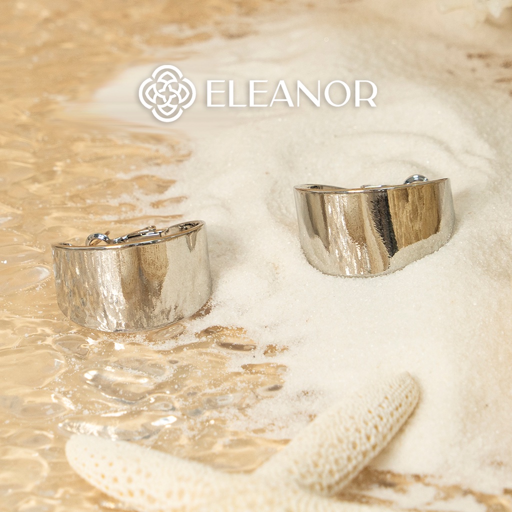 Bông tai nữ Eleanor Accessories thiết kế dạng kẹp viền cong mặt khắc chữ phụ kiện trang sức 5802