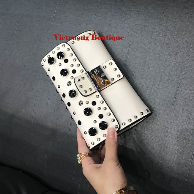 Clutch nữ cầm tay đinh tán