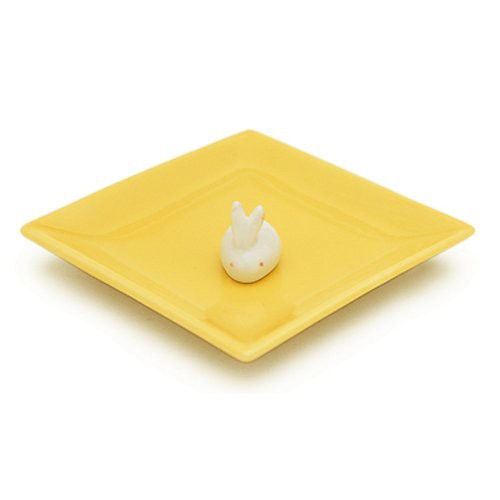 Chân đế cắm hương nhang hình con thỏ màu vàng Nippon Kodo