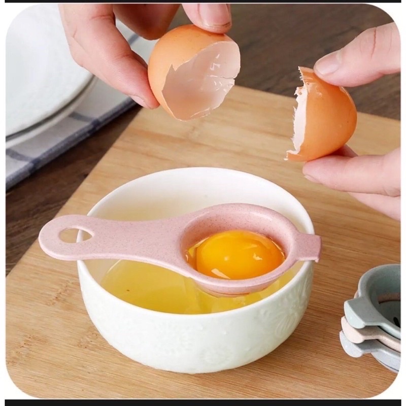 Dụng cụ tách lòng đỏ trứng tiện lợi
