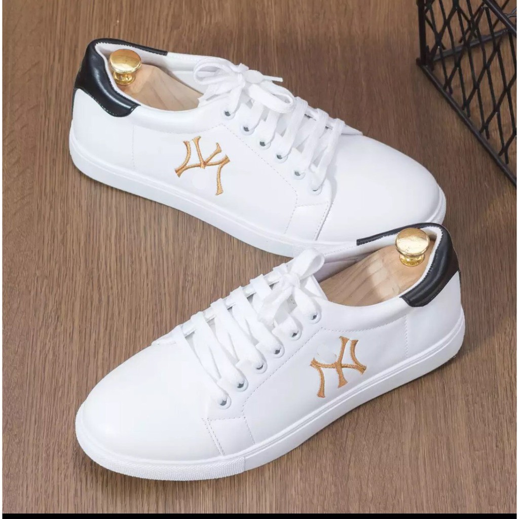 Giày nam màu trắng siêu đẹp cực chất hàng mới về siêu hotttt | BigBuy360 - bigbuy360.vn