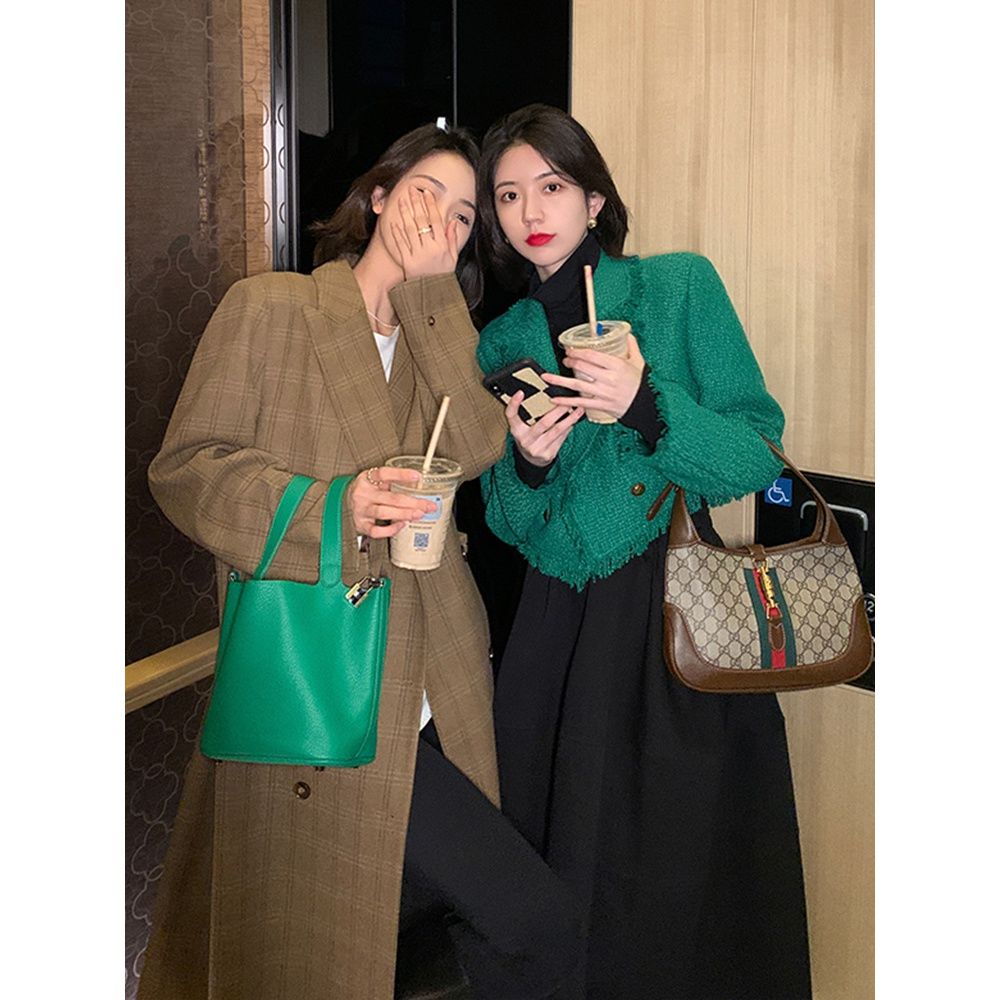 [Spot] Áo Khoác Ngắn Mỏng Nhẹ Ghép Màu Trơn Đơn Giản Thời Trang Hàn Quốc Sang Trọng Khí Chất Dành Cho Bạn Nữ