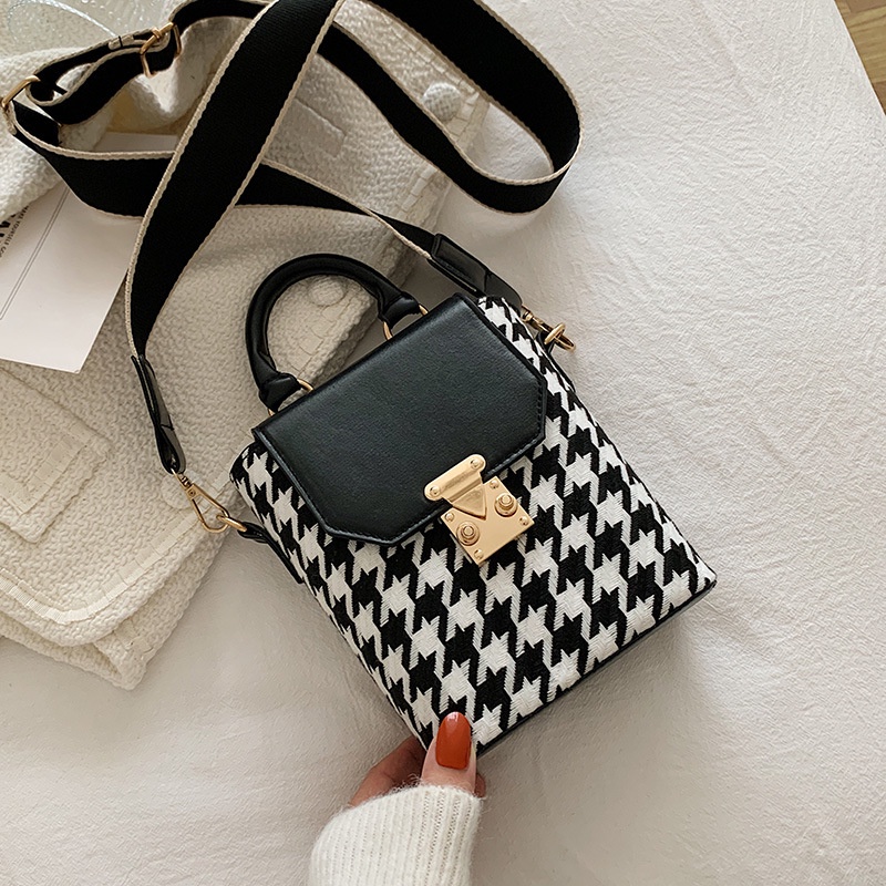 Túi đeo vai cỡ nhỏ phong cách retro thời trang thu đông 2021