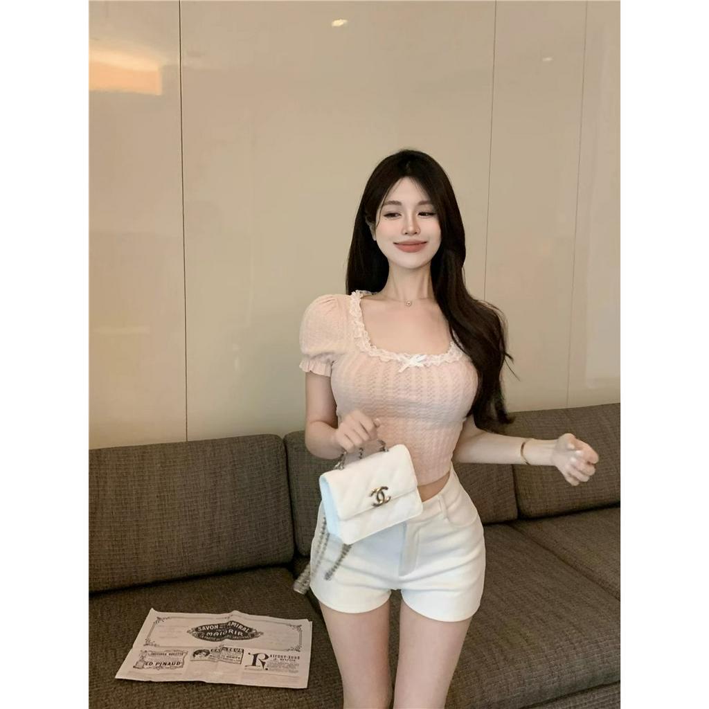 QKOOLE Áo Thun Croptop Dệt Kim Tay Ngắn Cổ Vuông Phối Ren Dáng Ôm Thời Trang Mùa Hè Cho Nữ
