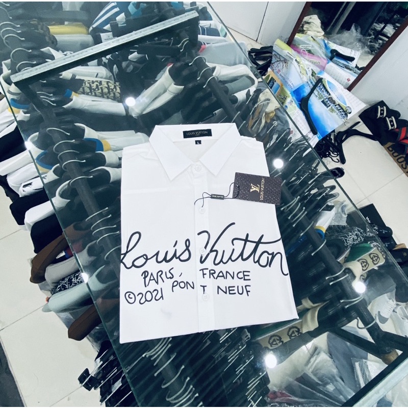 Áo sơ mi cộc tay thời trang nam, Áo sơ mi học sinh mầu trắng hoạ tiết LV cotton btshop từ 45 đến 75 kg