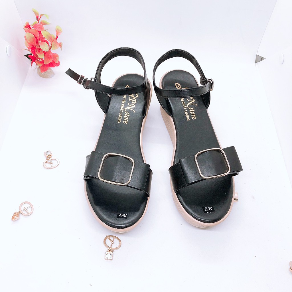 Giày Sandal Đế Xuồng 5cm Quai Ngang khoá Vuông kết Hạt