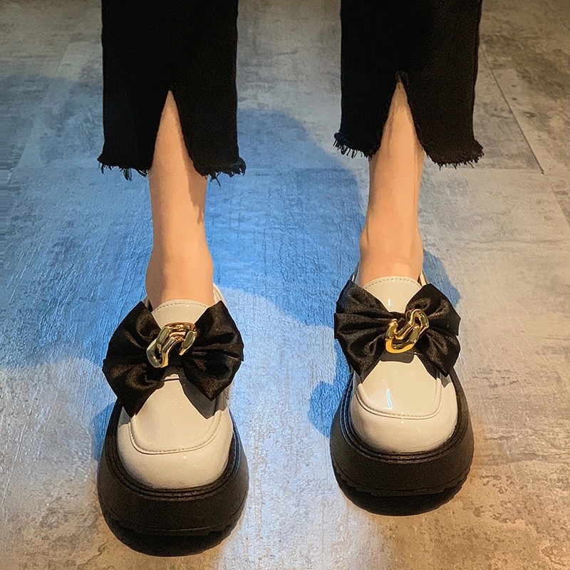 Giày lười phong cách nhận bản