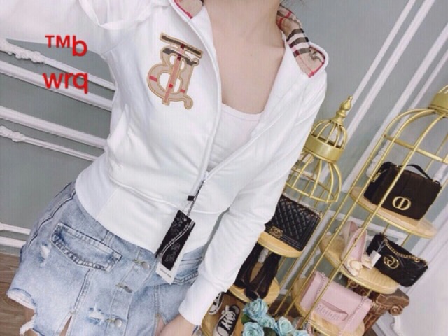 Áo khoác thun da cá croptop TB sọc bên trong nón | BigBuy360 - bigbuy360.vn