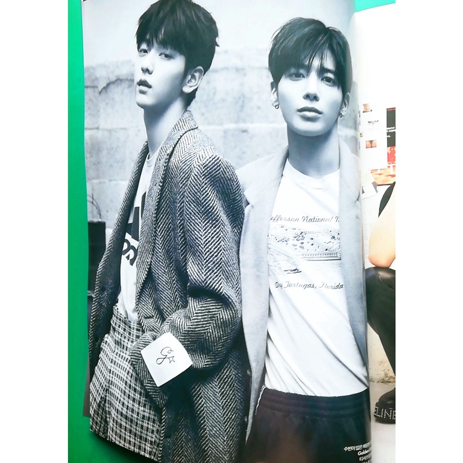 Áp phích in ảnh  x TXT Lee Jongsuk YUNA TXT SEVENTEEN DINO MONSTA X MINHYUK JOOHONEY & IVE LIZ tháng 3 năm 2022