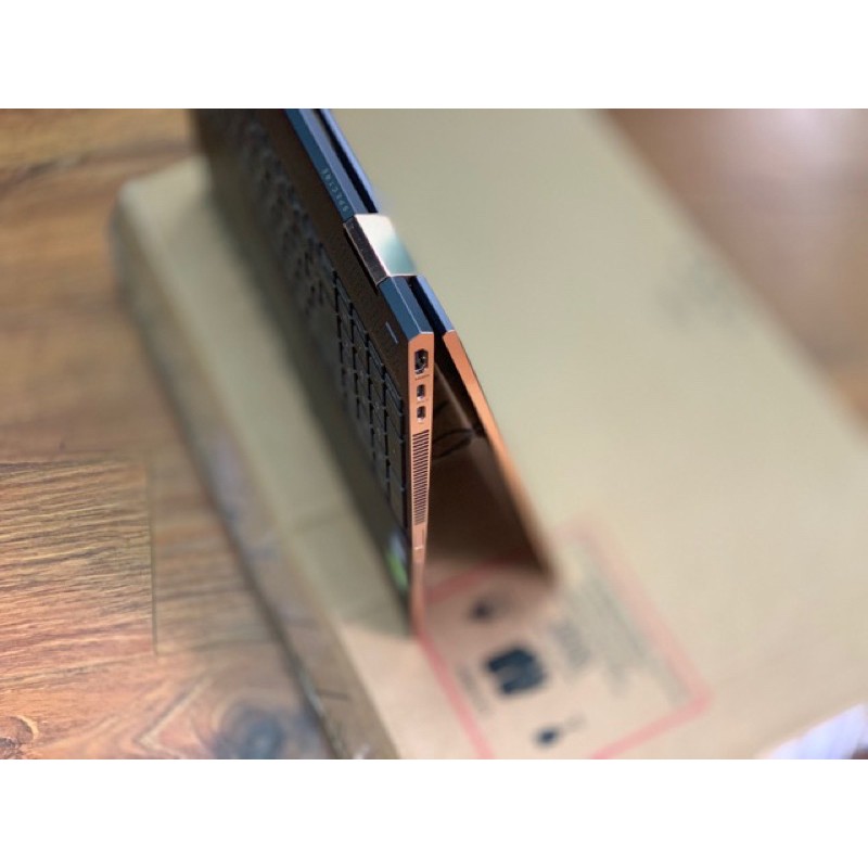 Máy tính HP Spectra 15 i7 8550 16Gb SSD 512Gb MX150 15.6 4K Touch đủ led KB Finger và bút | BigBuy360 - bigbuy360.vn