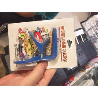 Capo đàn Ukulele