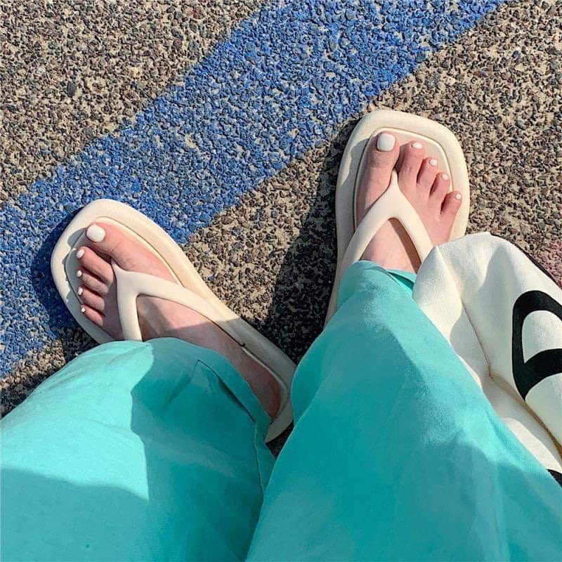 Dép xỏ ngón nữ sandal quai chéo đi biển đi học TANDA XN002