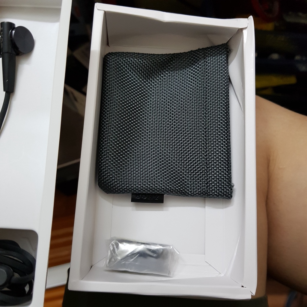 Tai nghe Sony MDR-XB75AP extrabass, chân cắm 3.5mm, có mic đàm thoại