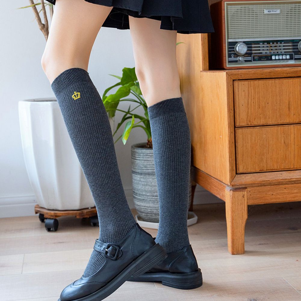 Đôi vớ dài đến bắp chân thêu hình vương miện phong cách Lolita dễ thương VANES1