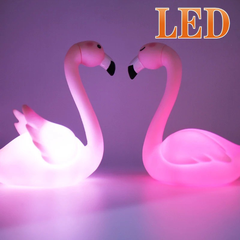 Mô hình chú hồng hạc dùng cho trang trí bánh kem