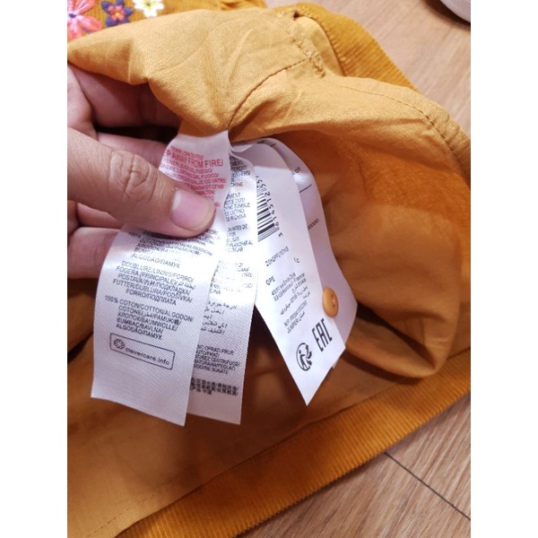 Váy yếm bé gái Sergen major dư xịn cực đẹp chất nhung tâm thêu hoa văn trước ngực