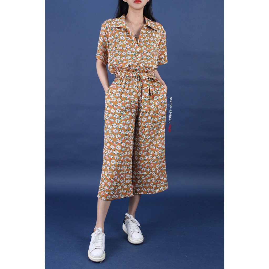 Q9056 - JumPsuit sơ mi M4ngo tay ngắn, nút trước, thun eo, cột nơ, in hoa