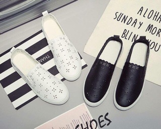 Giầy Slip on đục lỗ 