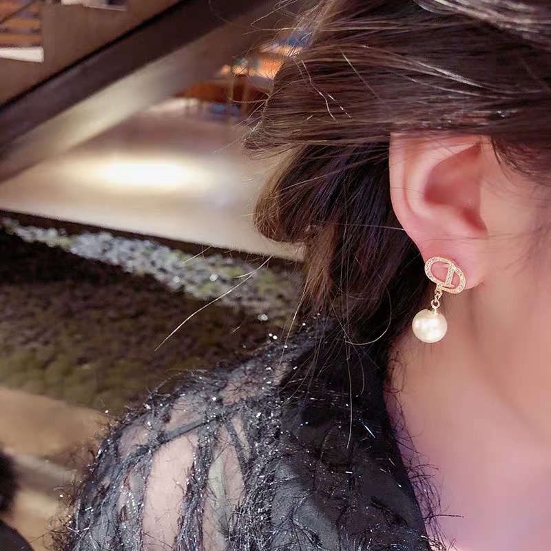 Bông tai nữ thương hiệu CD mặt đính đá thả ngọc trai nhân tạo TB425 TOBI STORE