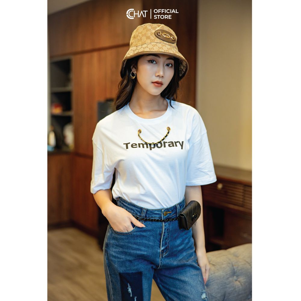 Áo T-shirt chữ phối xích CCHAT