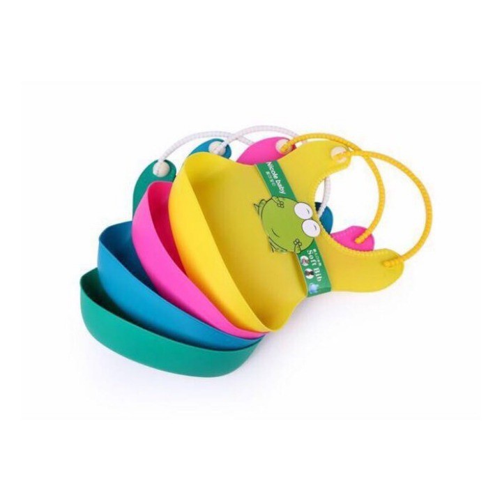 Yếm ăn dặm có máng hứng cho bé