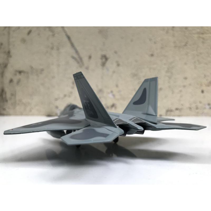 Mô hình Máy bay Lockheed Martin F22 Raptor  1:100