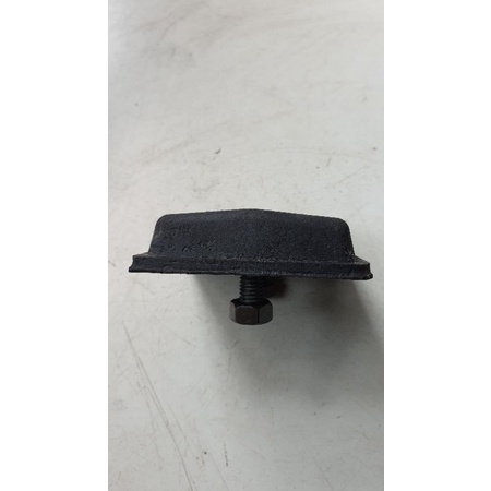 Cao su đệm mõ nhíp phụ ô tô huyn đai 2,5 tấn- 3,5 tấn