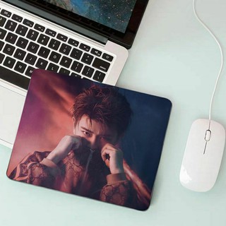 Miếng lót chuột in hình Nhậm Gia Luân