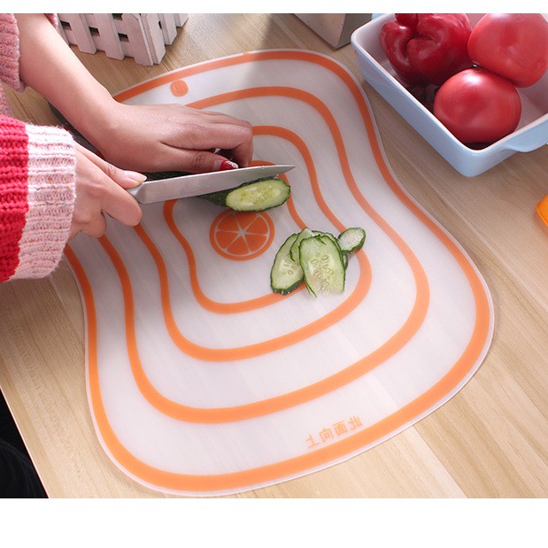 Thớt nhựa PP trong suốt tiện lợi cho nhà bếp 42*31,5cm