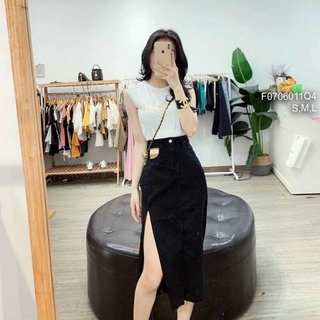 Chân váy jeans đen xẻ tà trước lưng cao