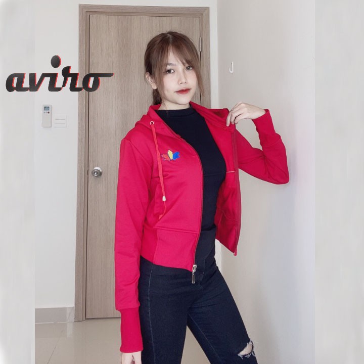 Áo Khoác Nữ Đẹp Dáng Ngắn Logo Thiêu Chiếc Lá VV Hồng Diệp