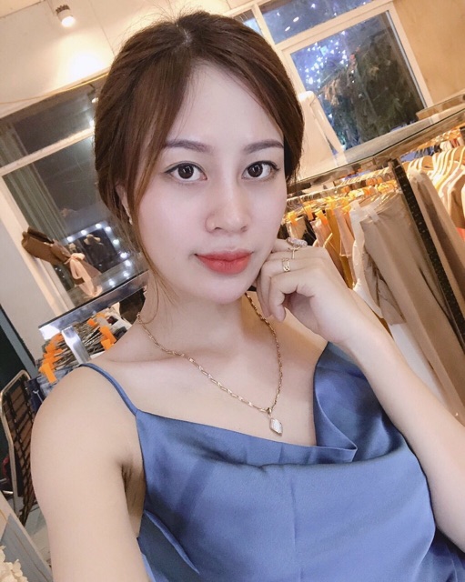 Áo 2 dây lụa cổ đổ - hàng hịn