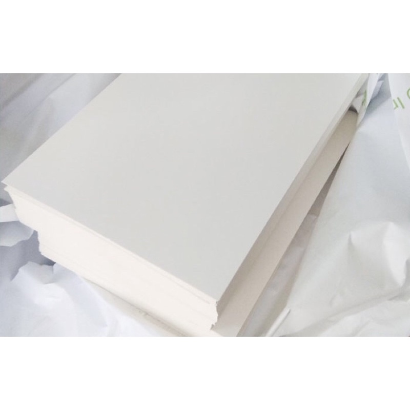 100 tờ giấy C300 in danh thiếp. Đinh lượng 300