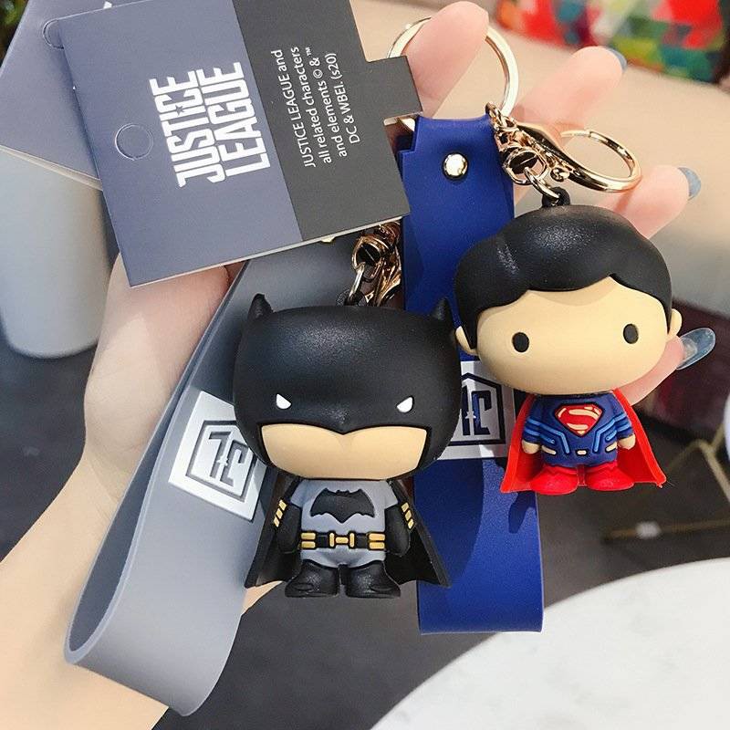 Justice League Keychain Nam Cặp đôi Xe Hoạt hình Phim Ngoại vi Batman Superman Bag Mặt dây chuyền Quà tặng