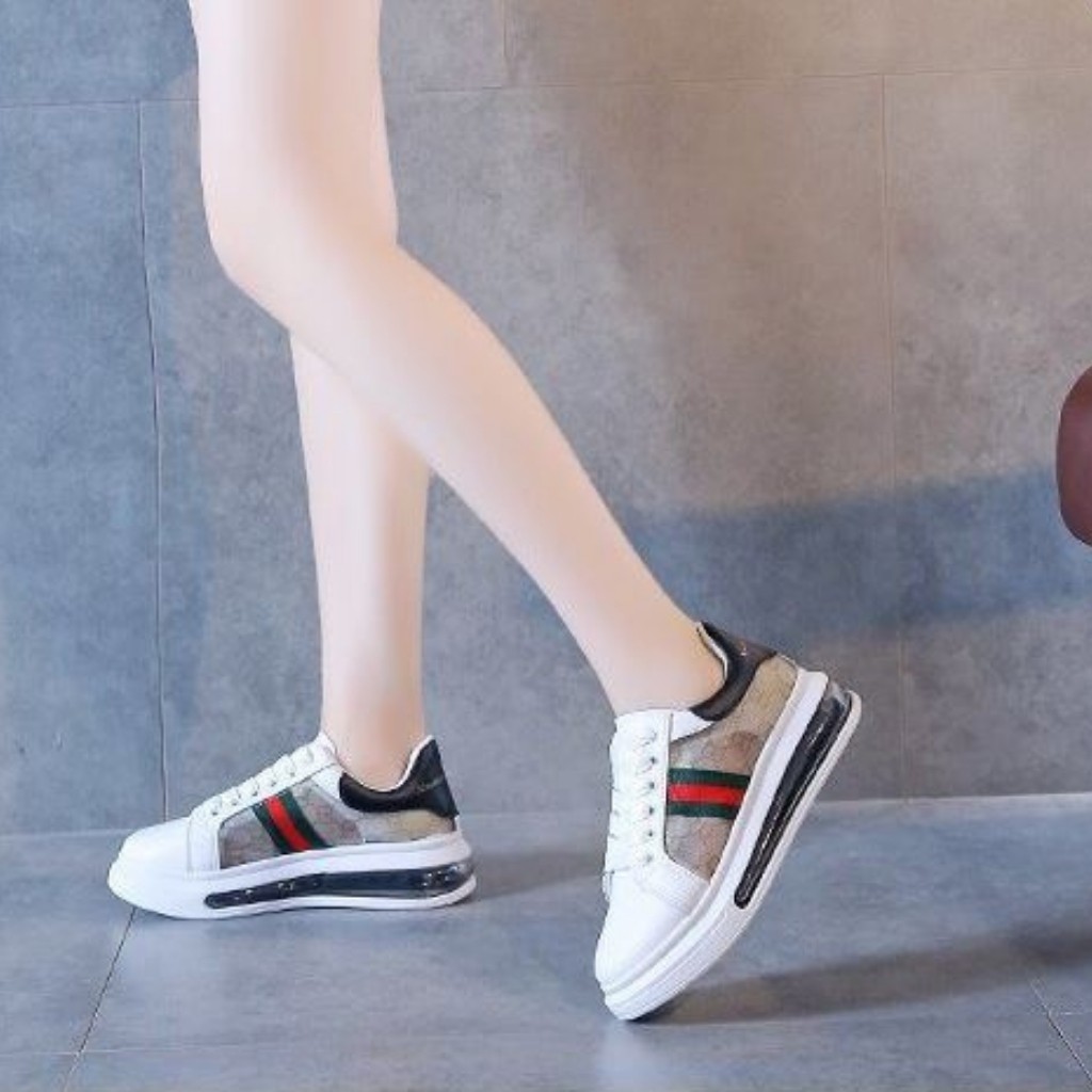 [ Xả Kho Giá Gốc ] Giày thể thao nữ Ulzzang cao cấp đế hơi êm chân màu trắng phối đen thời trang và nổi bật