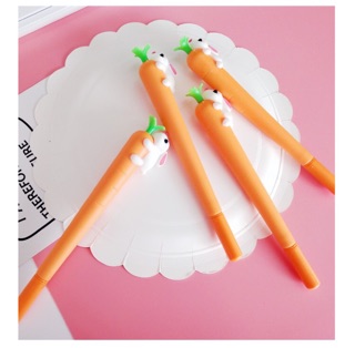 Bút bi nước thỏ ôm cà rốt (mực xanh - mực đen)