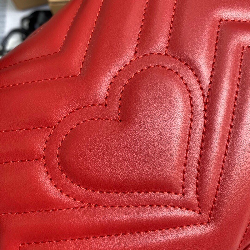 Túi xách Gucci Marmont cao cấp vân v trái tim màu đỏ size 21cm