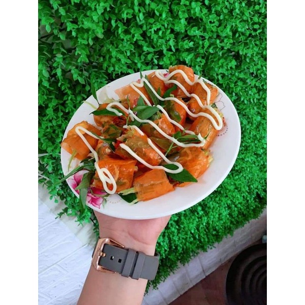 Bánh tráng cuộn sốt bơ