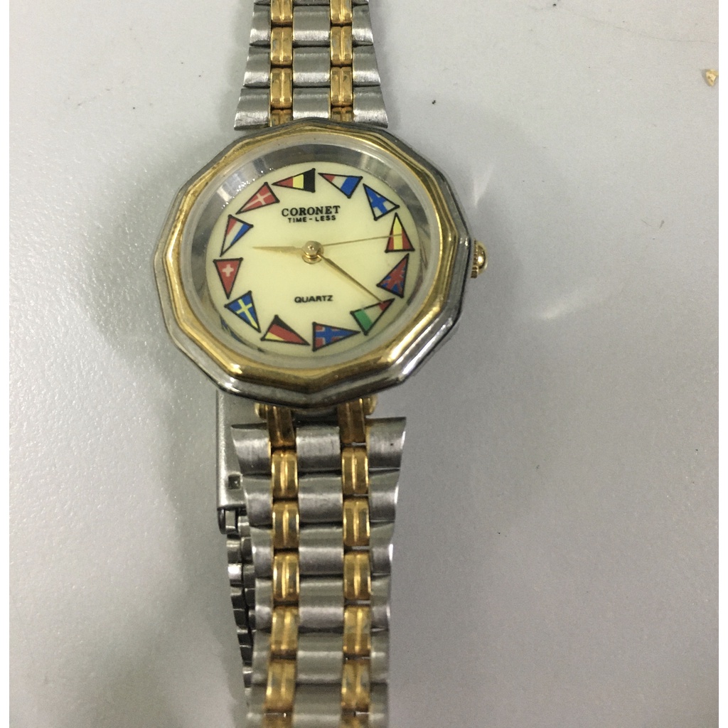 Đồng hồ nữ hiệu Plaza lá cờ