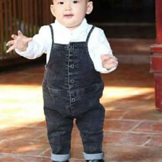YẾM JEANS ĐEN + ÁO