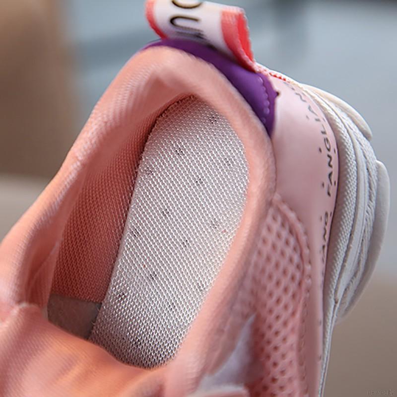 Giày thể thao đế mềm chống trượt thoáng khí cho bé