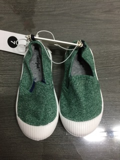 Giày slip on cho bé