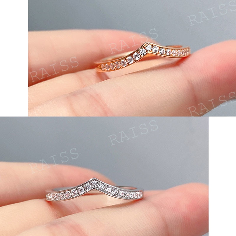 Nhẫn Đeo Tay Bằng Titan Hình Chữ V Đính Đá Zircon Chống Trầy Xước