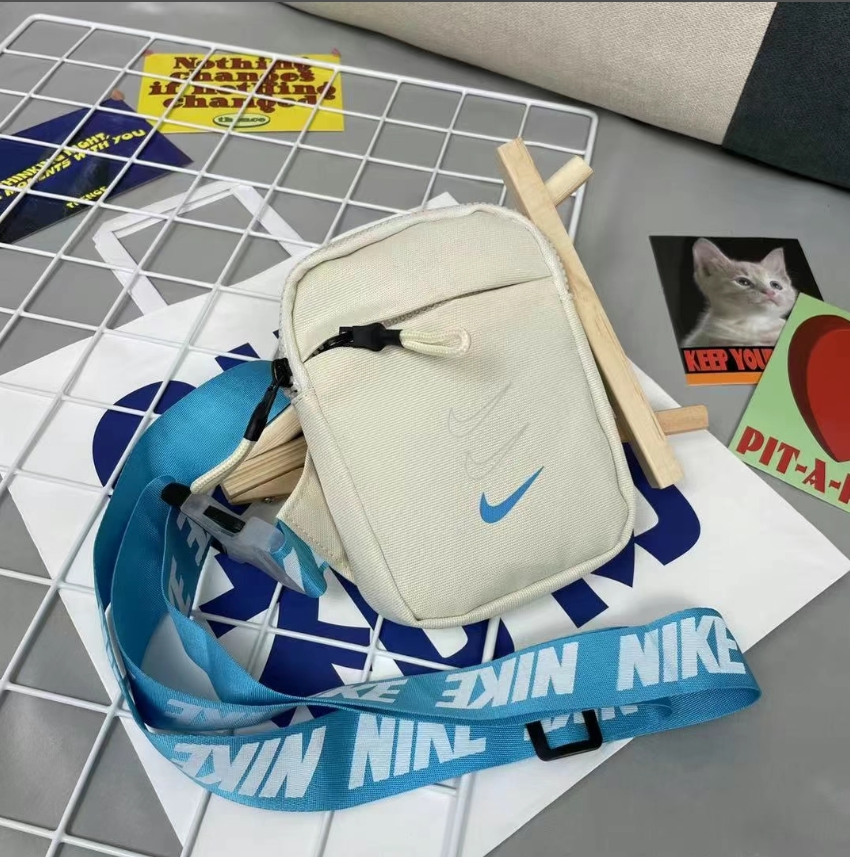 Túi Đeo Chéo Nike Thời Trang Năng Động Cho Nam Và Nữ
