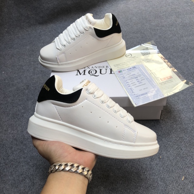 [Tặng hộp tất thời trang và dây mc bản to bill] giầy thể thao MC trắng đen nam nữ | BigBuy360 - bigbuy360.vn