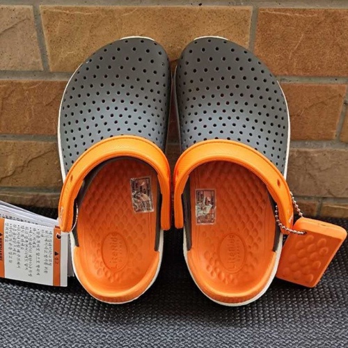 Dép sục nhựa bít đầu liter dành cho bé màu ghi cam  êm, mềm, k hôi chân, bám sàn tặng 10 stic