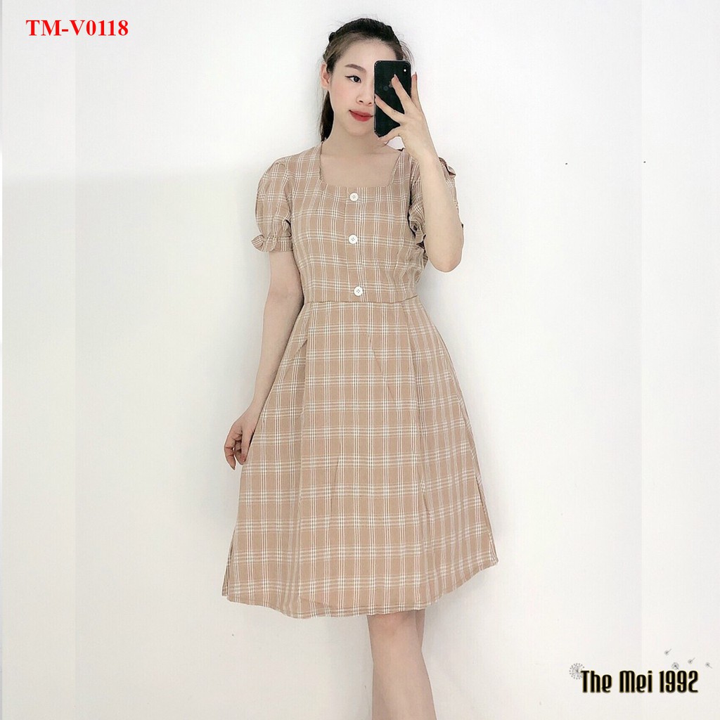 Đầm suông nữ The Mei 1992- Đầm công sở chất cotton mát kẻ caro cổ vuông đính cúc bo ống tay siêu xinh | BigBuy360 - bigbuy360.vn