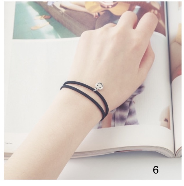 Vòng tay nữ ngẫu nhiên